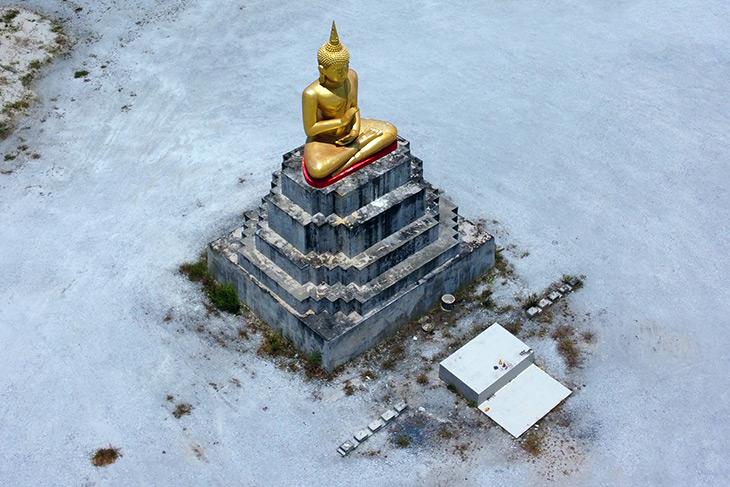 buddha statues park thailand