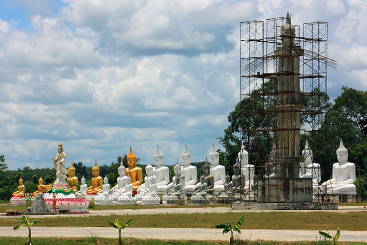 buddha statues park thailand