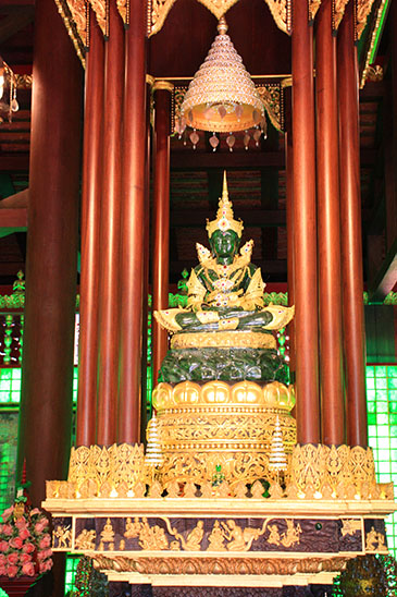 wat phra kaew emerald buddha