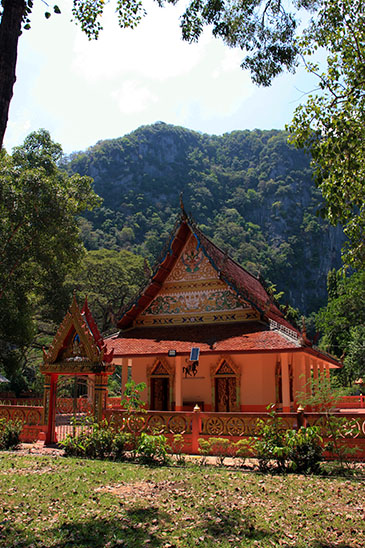 wat tham yai