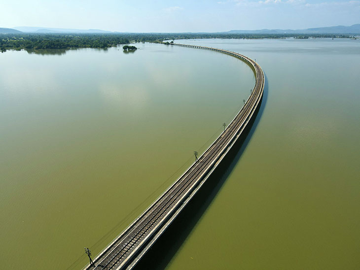 travel, thailand, khok salung railway bridge, lopburi