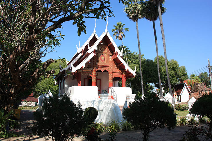 Wat Kaew Don Tao Suchadaram