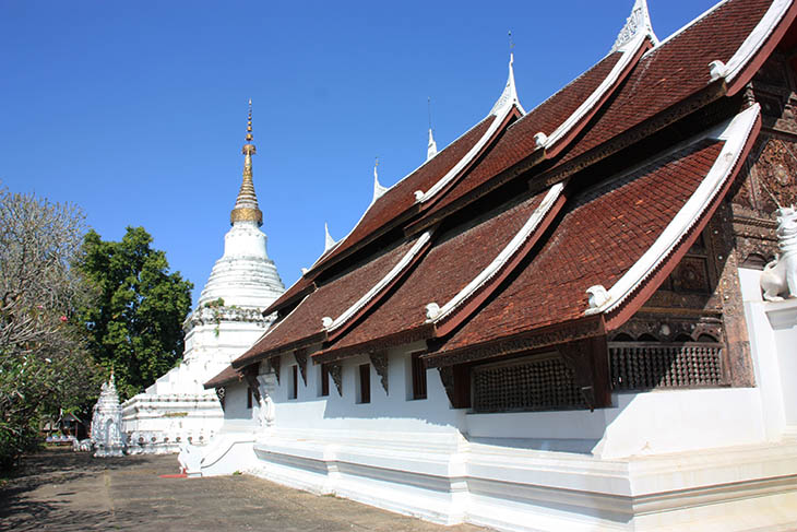 Wat Kaew Don Tao Suchadaram