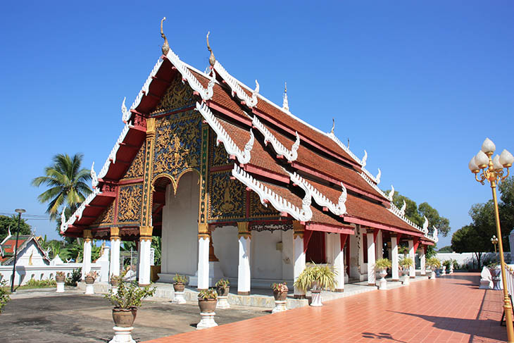 Wat Kaew Don Tao Suchadaram